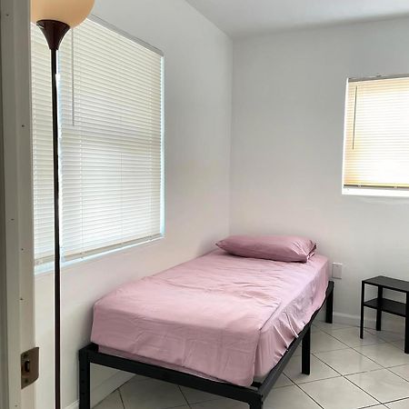 Ludge By Miami Airport Hostel Екстериор снимка
