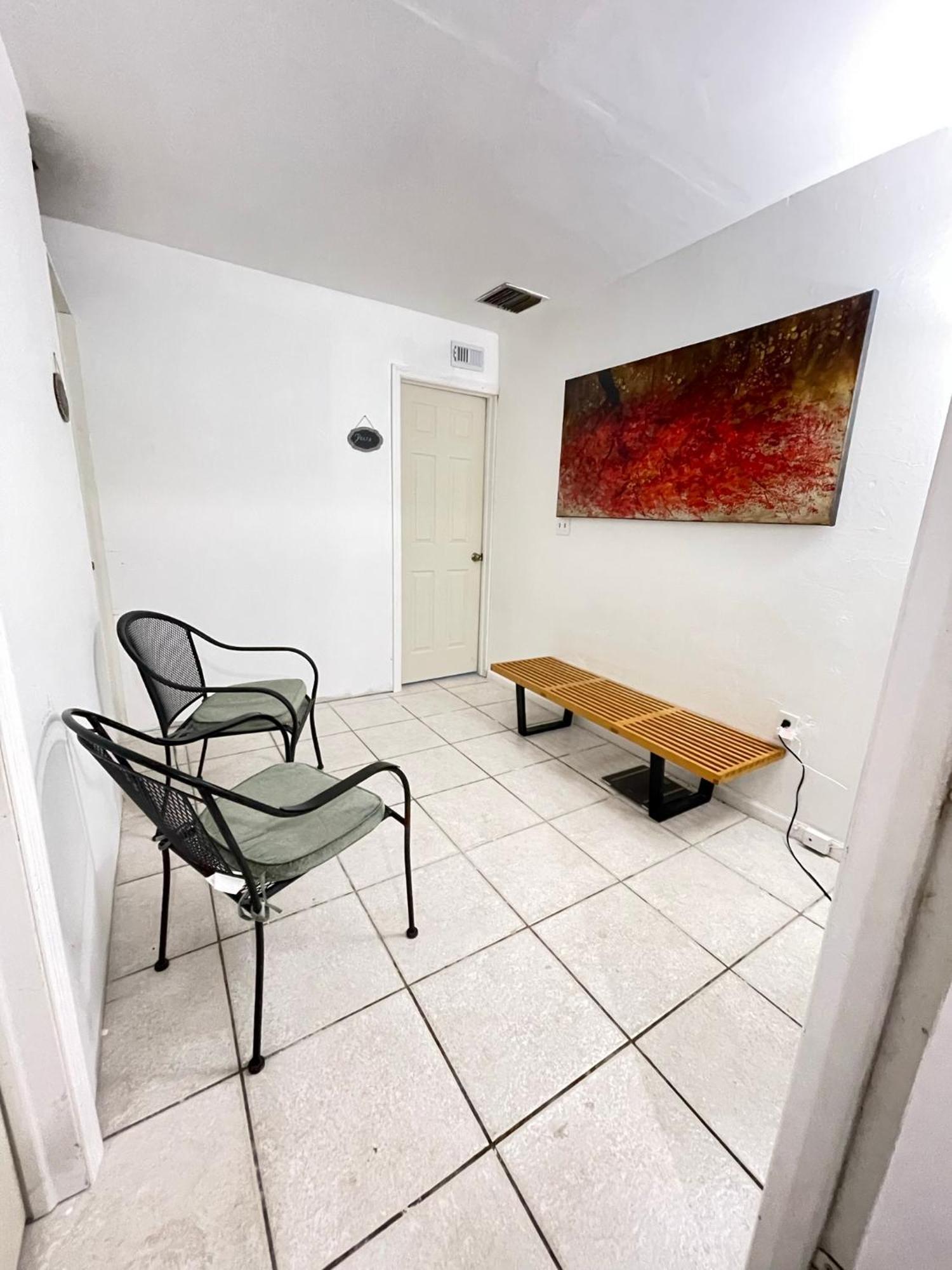 Ludge By Miami Airport Hostel Екстериор снимка
