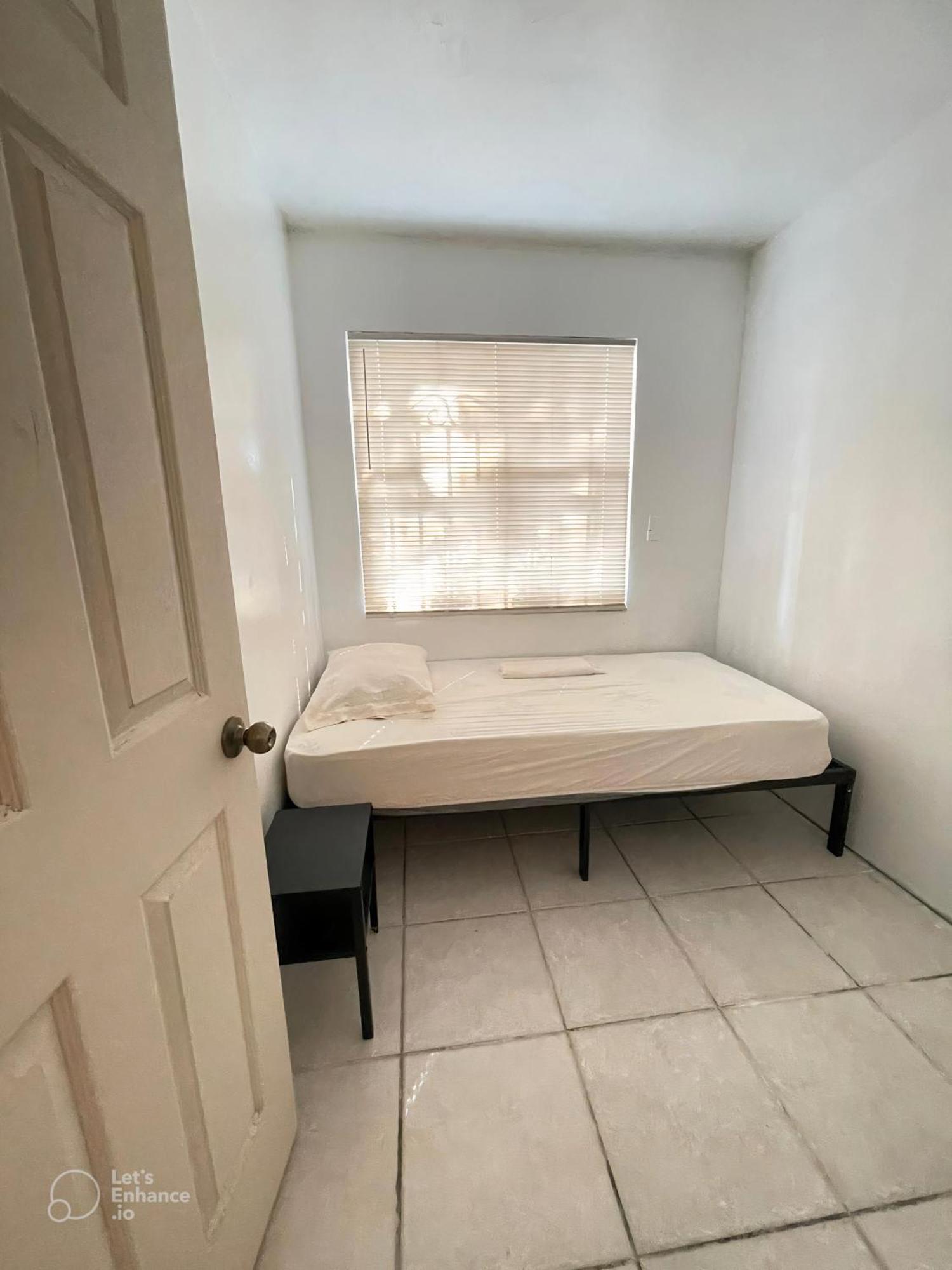 Ludge By Miami Airport Hostel Екстериор снимка