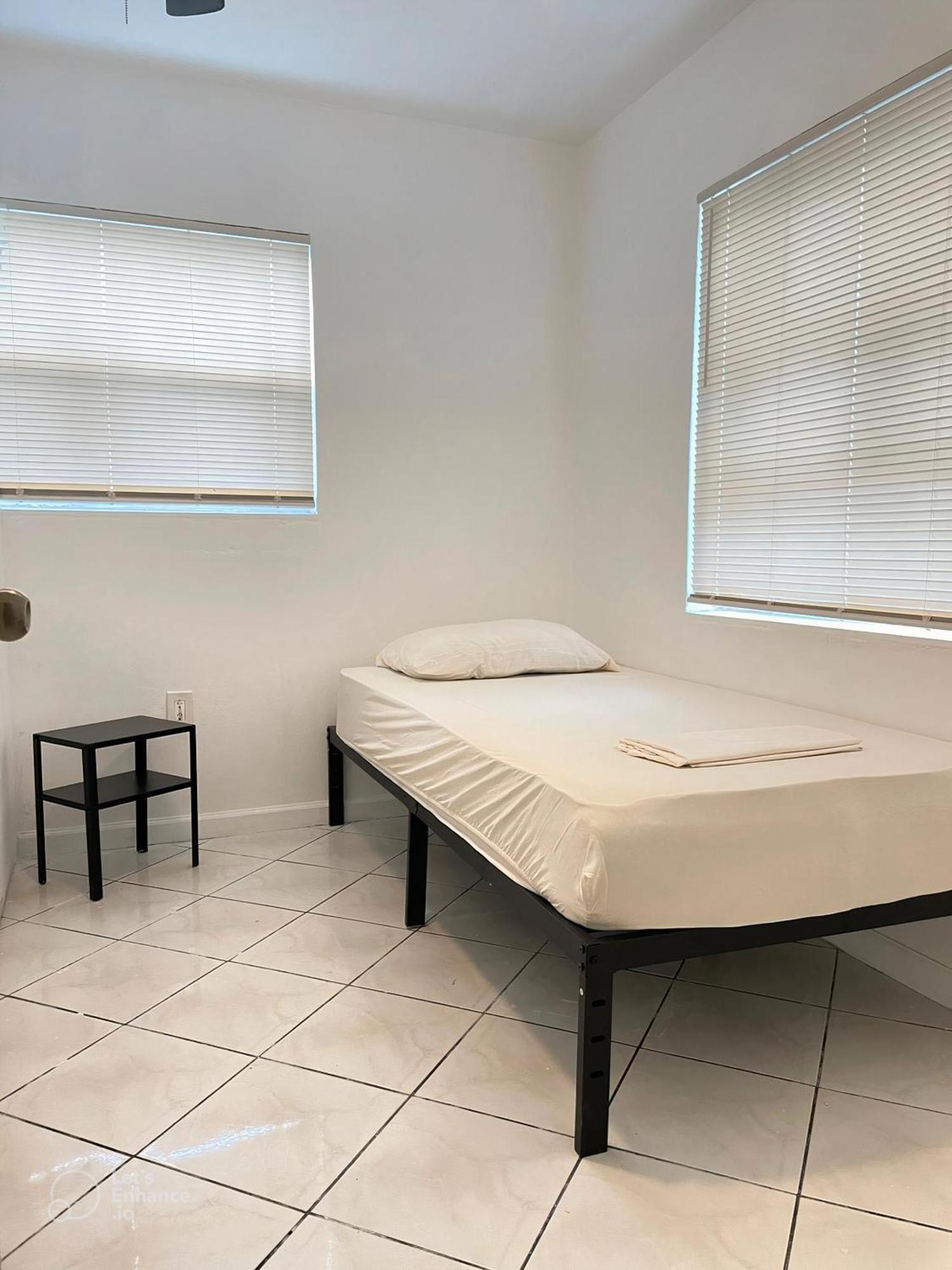 Ludge By Miami Airport Hostel Екстериор снимка